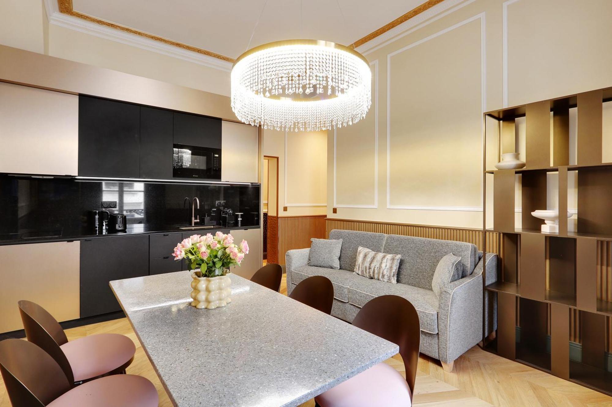 Pick A Flat's In La Madeleine-opera - Rue De L'arcade Parijs