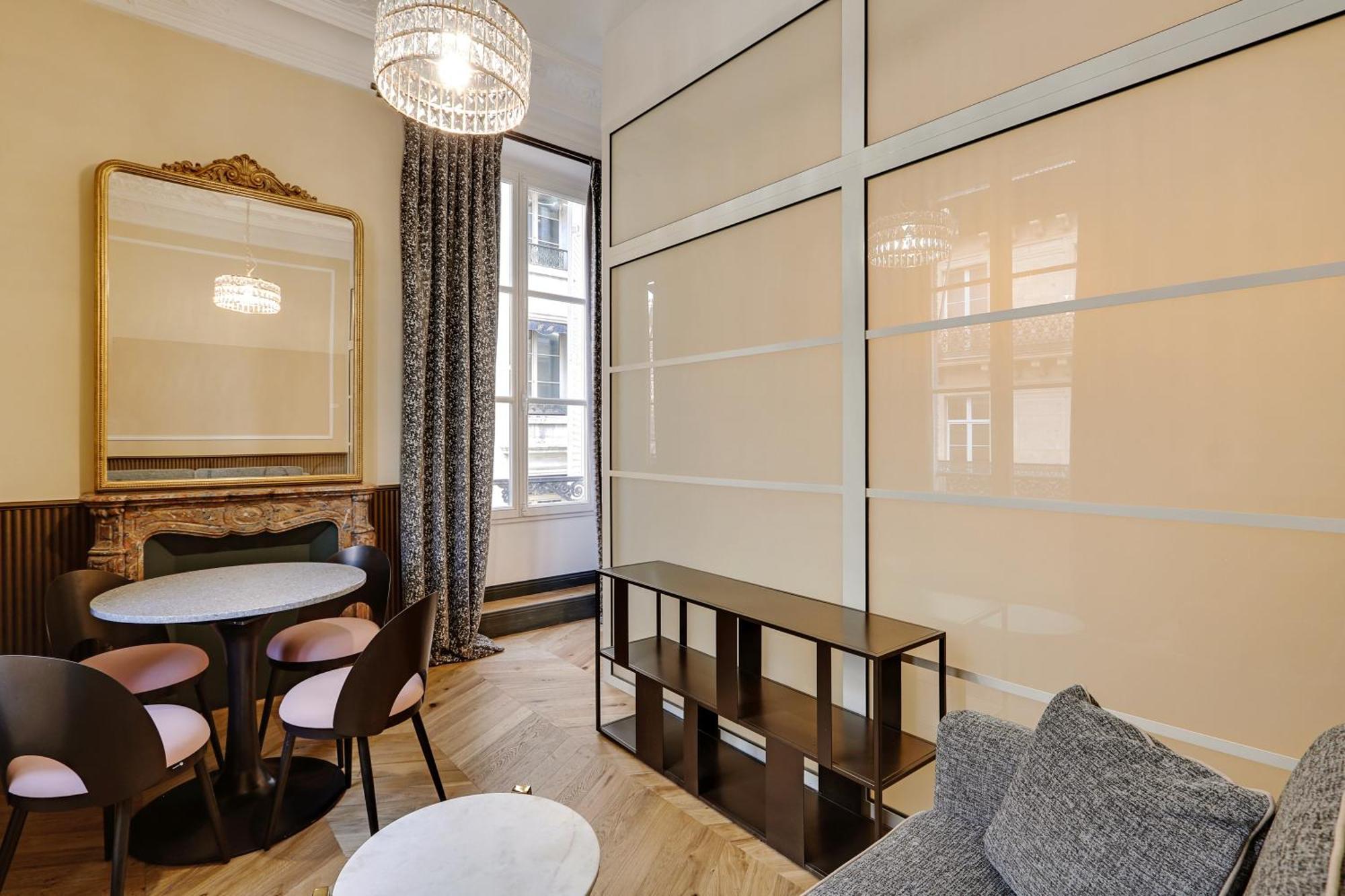 Pick A Flat's In La Madeleine-opera - Rue De L'arcade * Parijs